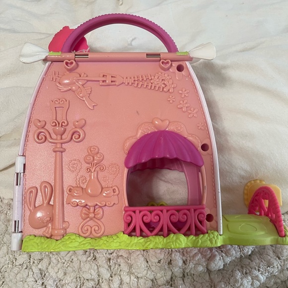 My Little Pony Fancy Fashions Boutique Ponyville - Picture 3 of 12